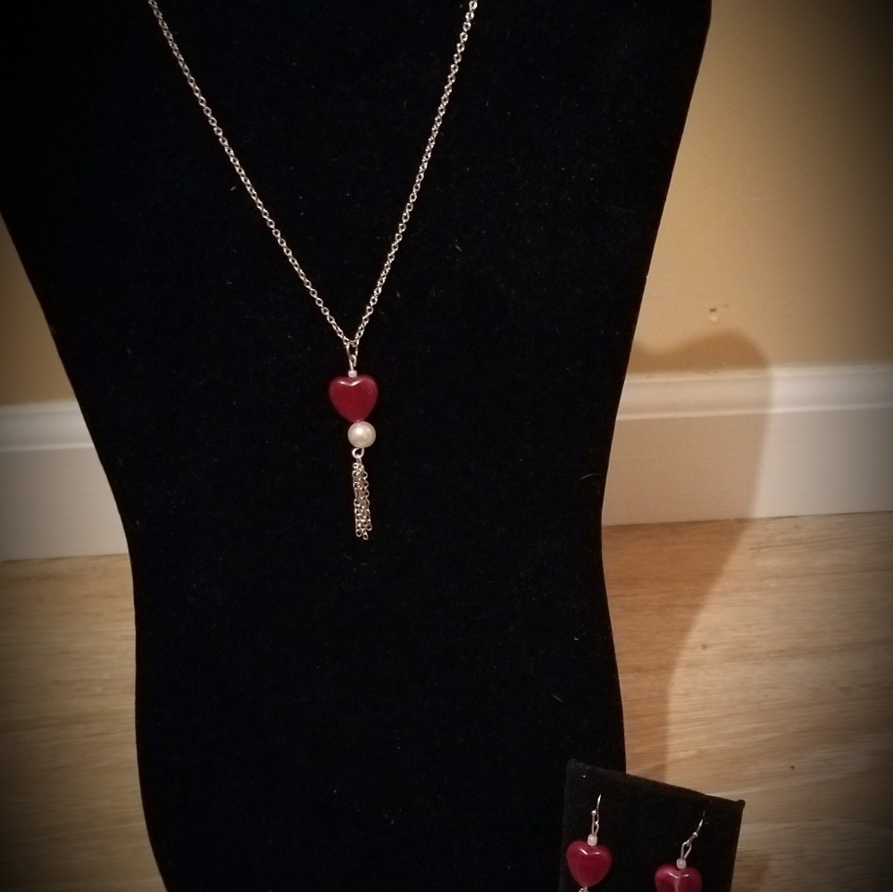 glass blown heart and pearl pendant necklace